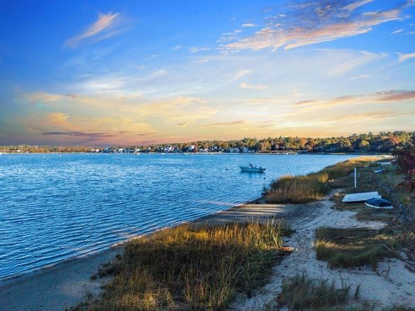 13 Parkwood Dr, Wareham MA 02571