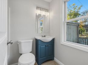 13 Parkwood Dr, Wareham MA 02571