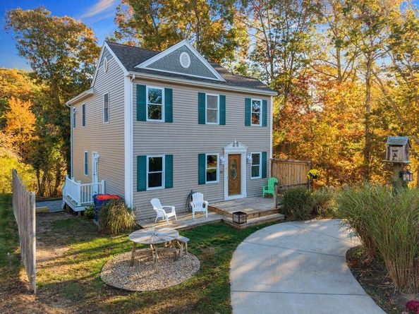 13 Parkwood Dr, Wareham MA 02571