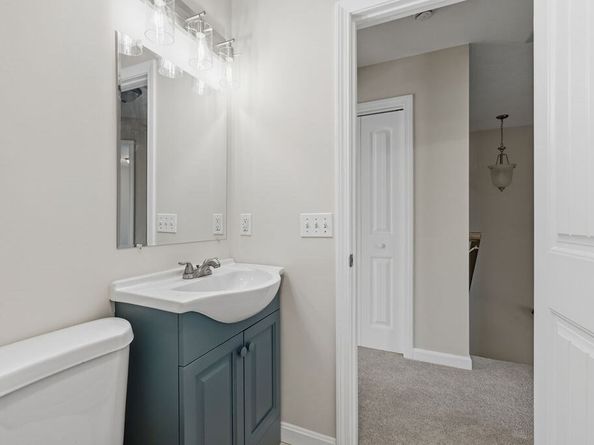 13 Parkwood Dr, Wareham MA 02571