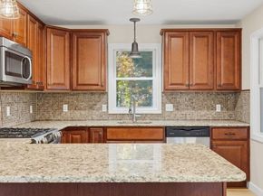 13 Parkwood Dr, Wareham MA 02571