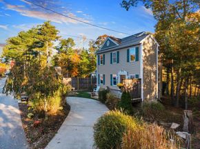 13 Parkwood Dr, Wareham MA 02571