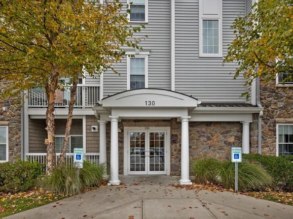 130 Trotter Rd 1211, Weymouth MA 02190
