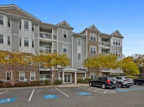 130 Trotter Rd 1211, Weymouth MA 02190