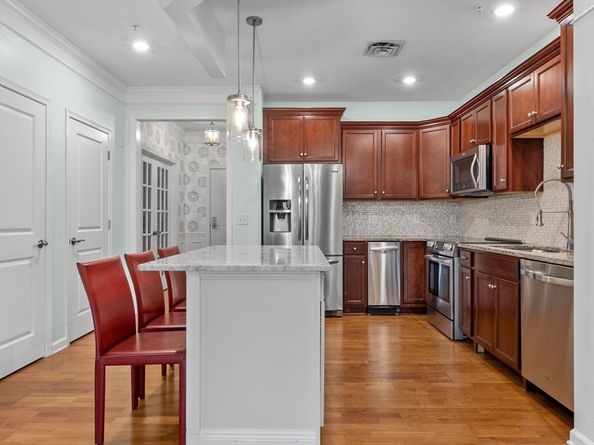 130 Trotter Rd 1211, Weymouth MA 02190