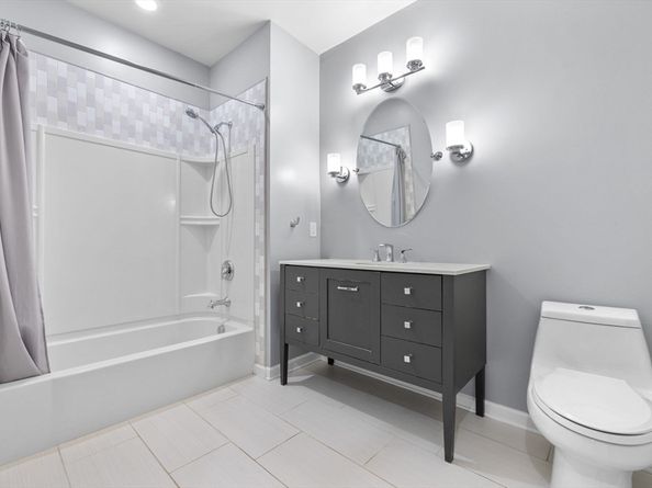 130 Trotter Rd 1211, Weymouth MA 02190