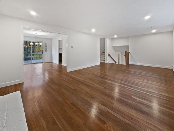 26 Berkshire Dr, Winchester MA 01890