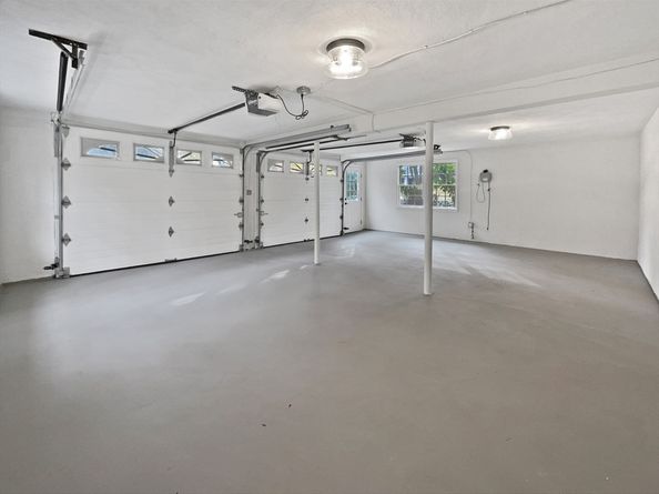 26 Berkshire Dr, Winchester MA 01890