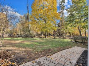 5 Fales St, Medway MA 02053