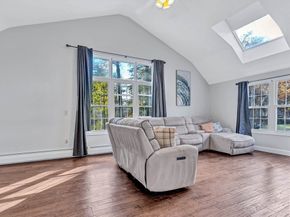 5 Fales St, Medway MA 02053