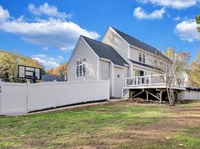 5 Fales St, Medway MA 02053