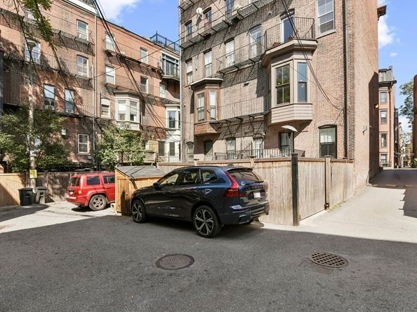 128 Pembroke St 23, Boston MA 02118