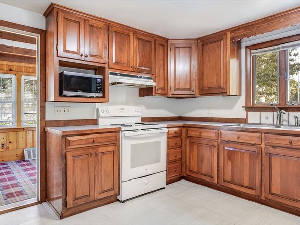 16 Sunnyside Road, Woburn MA 01801