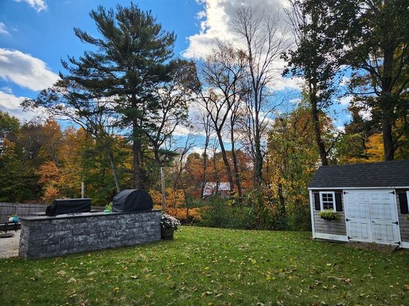 29 Rayburn Rd, Stoughton MA 02072