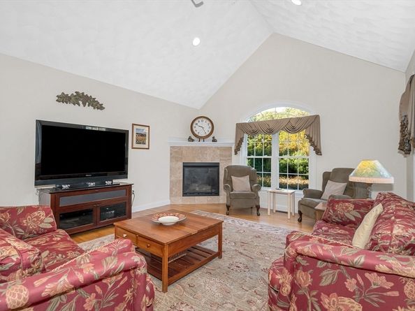 141 Cortland Dr 141, North Andover MA 01845