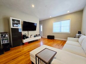 53 West St, Newton MA 02458