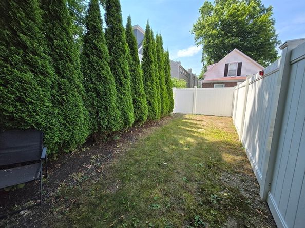 53 West St, Newton MA 02458