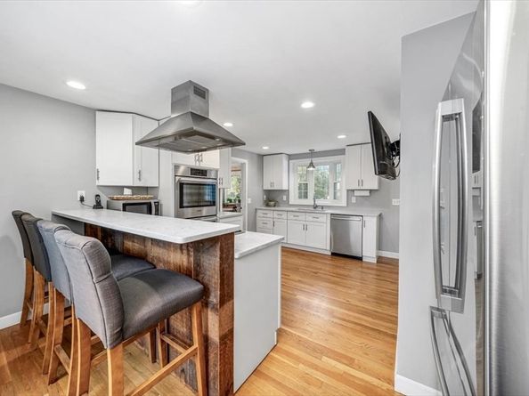 249 High St, Hingham MA 02043