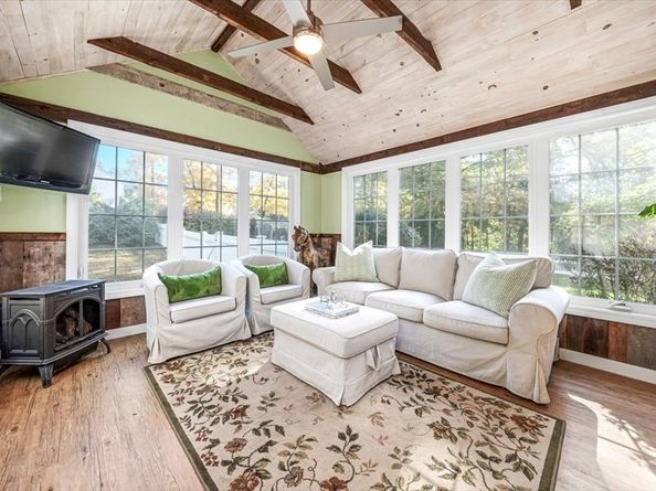 249 High St, Hingham MA 02043