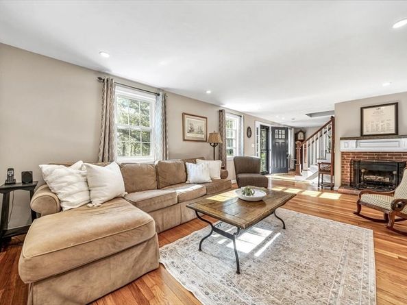 249 High St, Hingham MA 02043