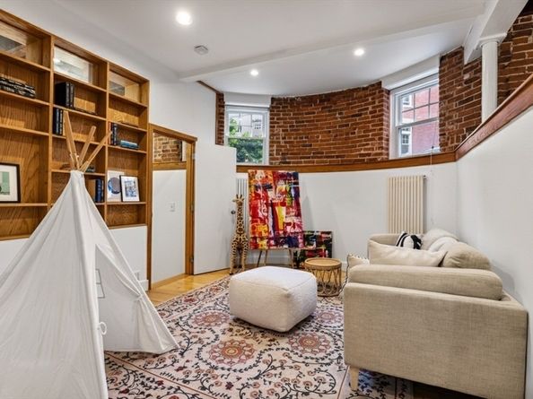 151 Longwood Avenue 1, Brookline MA 02446