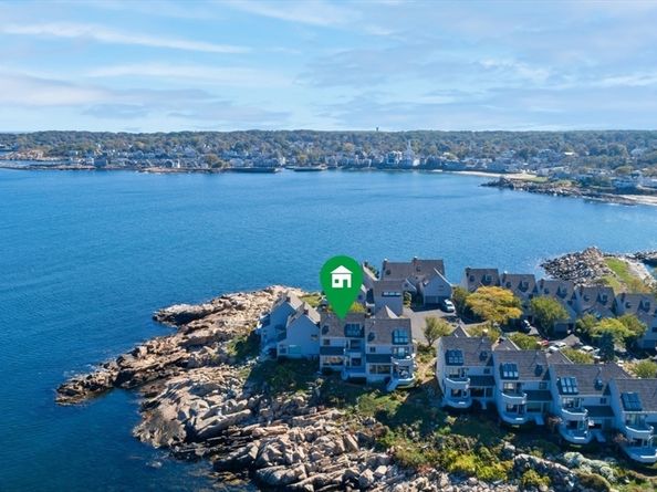 13 Rowe Pt 13, Rockport MA 01966