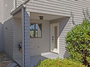 13 Rowe Pt 13, Rockport MA 01966