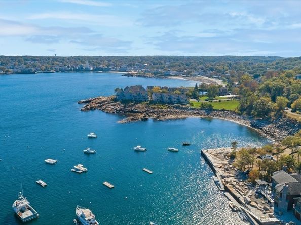 13 Rowe Pt 13, Rockport MA 01966