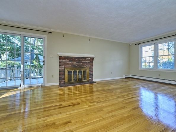 5 Cunningham Cir, Waltham MA 02453