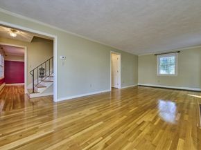 5 Cunningham Cir, Waltham MA 02453