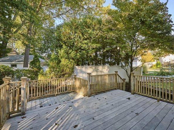 5 Cunningham Cir, Waltham MA 02453