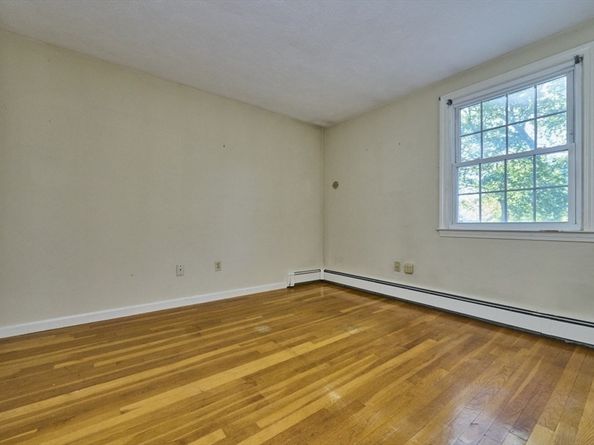 5 Cunningham Cir, Waltham MA 02453
