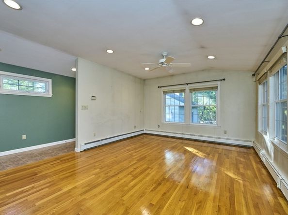 5 Cunningham Cir, Waltham MA 02453