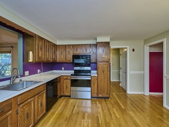 5 Cunningham Cir, Waltham MA 02453