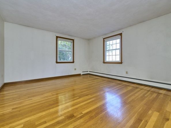 5 Cunningham Cir, Waltham MA 02453