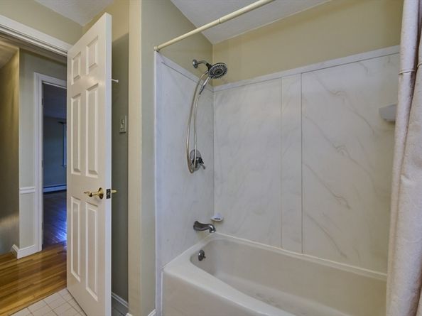 5 Cunningham Cir, Waltham MA 02453