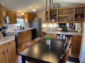 322 Poplar Ave, Sturbridge MA 01566