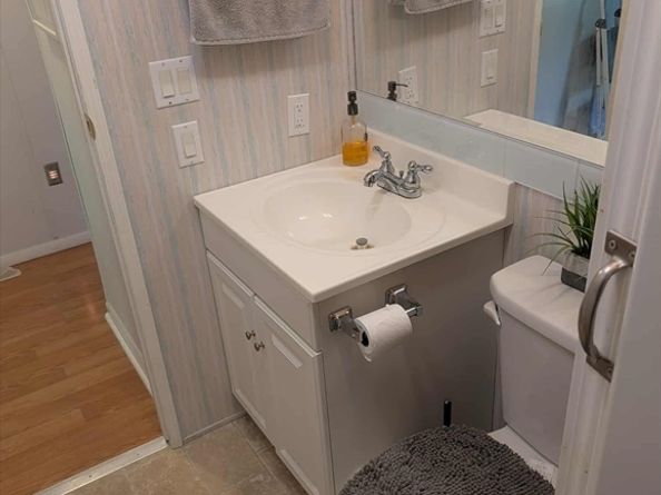 322 Poplar Ave, Sturbridge MA 01566