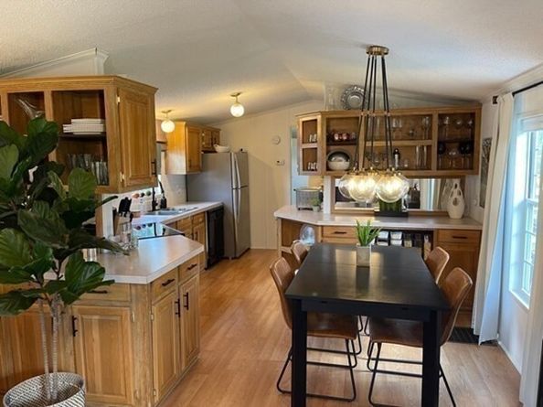 322 Poplar Ave, Sturbridge MA 01566