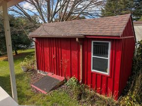 322 Poplar Ave, Sturbridge MA 01566