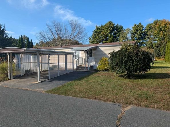 322 Poplar Ave, Sturbridge MA 01566