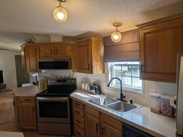 322 Poplar Ave, Sturbridge MA 01566