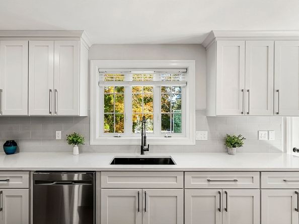 30 Lucey Dr, Newburyport MA 01950