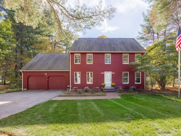 12 Spruce Way, Medfield MA 02052