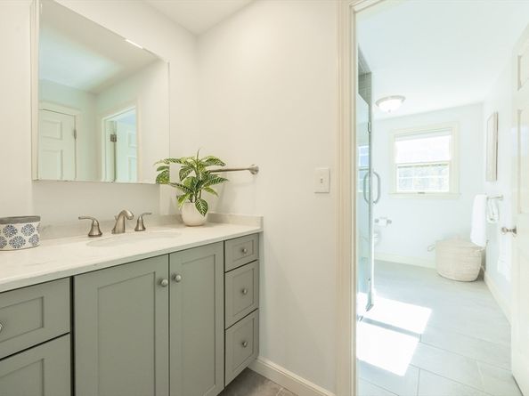 12 Spruce Way, Medfield MA 02052