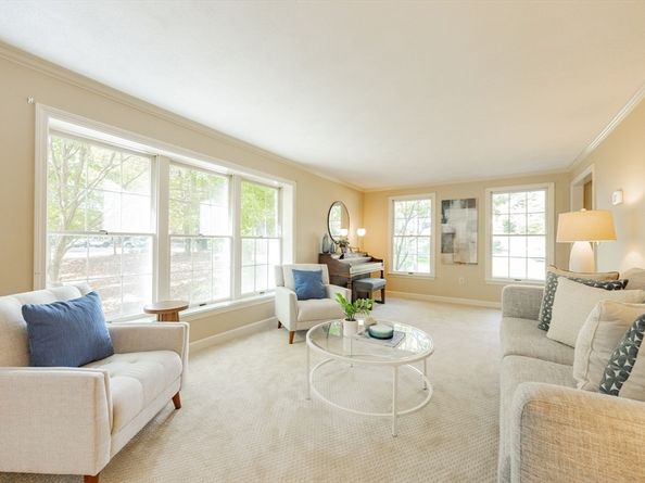12 Spruce Way, Medfield MA 02052