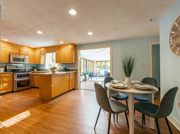 12 Spruce Way, Medfield MA 02052