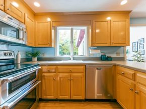 12 Spruce Way, Medfield MA 02052