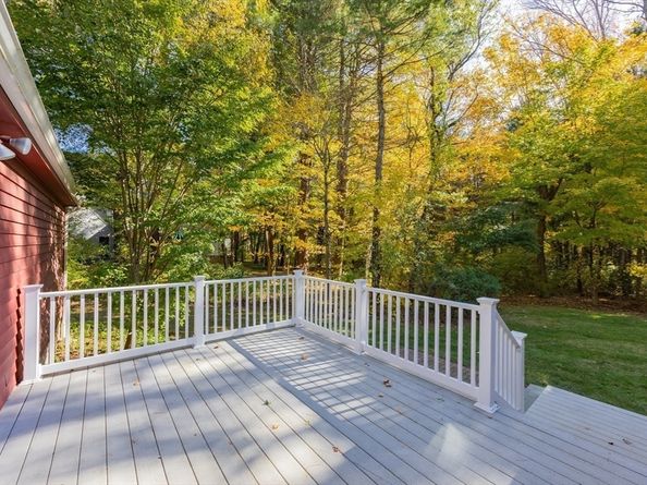 12 Spruce Way, Medfield MA 02052
