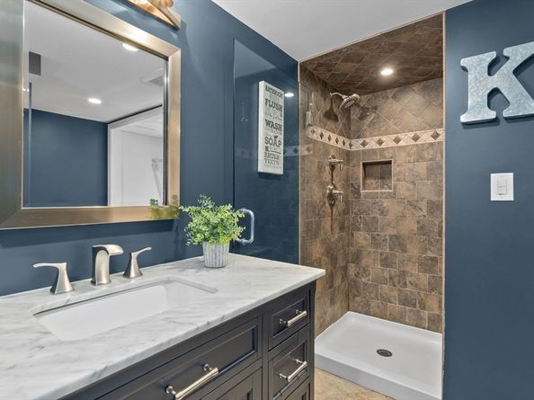 6 Susan Dr, Saugus MA 01906